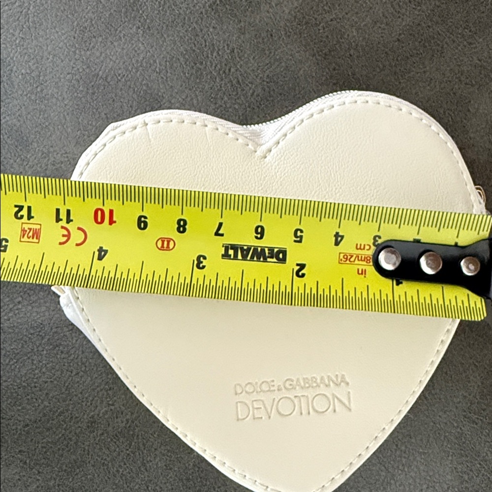 Dolce & Gabbana Devotion White Heart Wallet - Picture 9 of 9